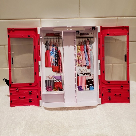 MATTEL, Barbie Fashionista Wardrobe Carrying Case - Picture 2 of 6